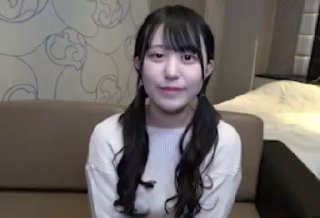 浓眉大眼高颜值小美女,自述刚20岁